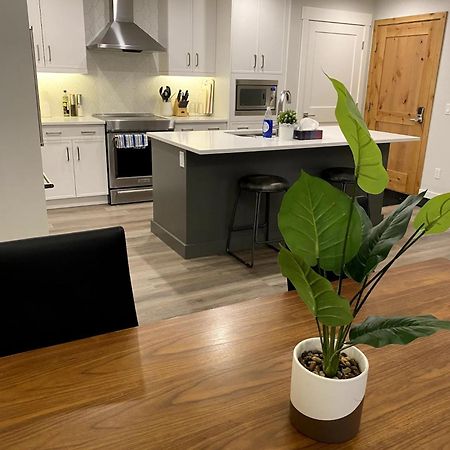 Luxury Unit In The Heart Of Canmore Exteriör bild
