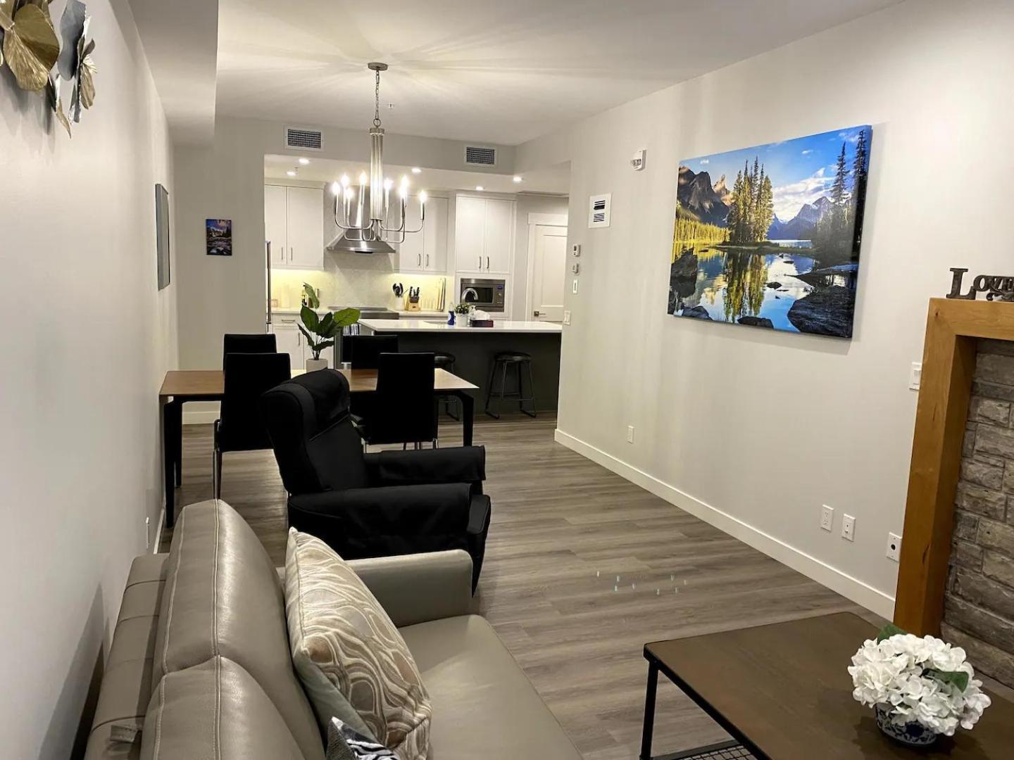 Luxury Unit In The Heart Of Canmore Exteriör bild