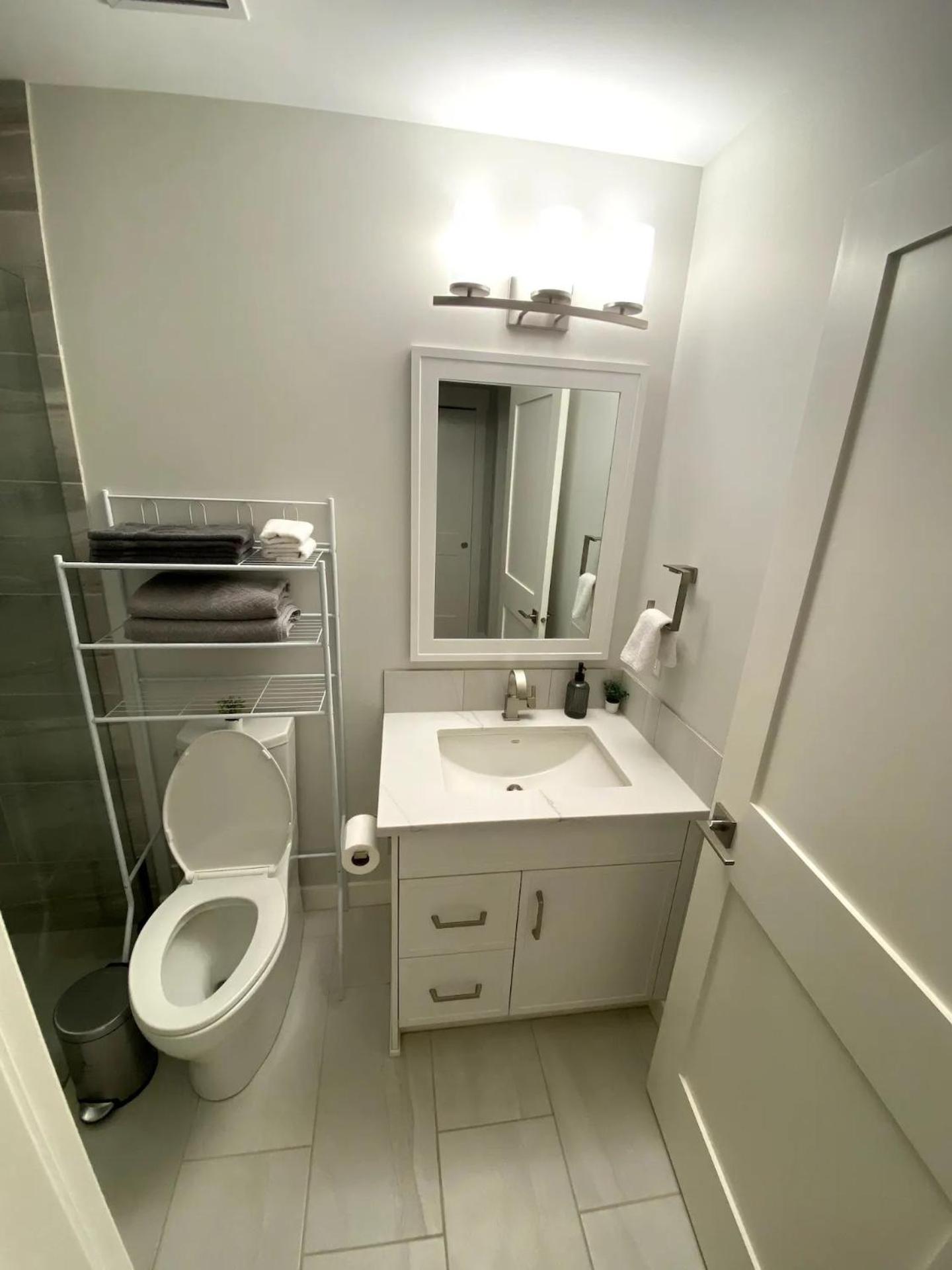 Luxury Unit In The Heart Of Canmore Exteriör bild